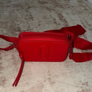 Marc Jacob’s Vibrant Red Crossbody Bag